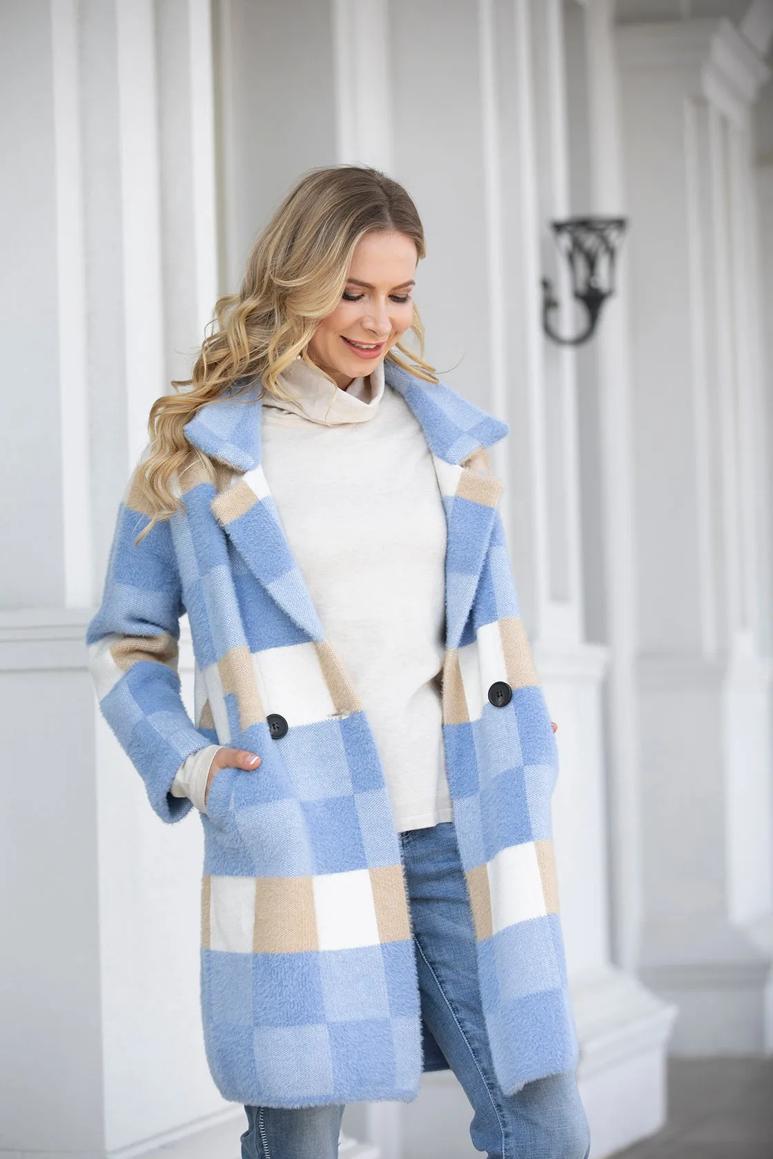 Mid-Length Checkered Coat With Pockets