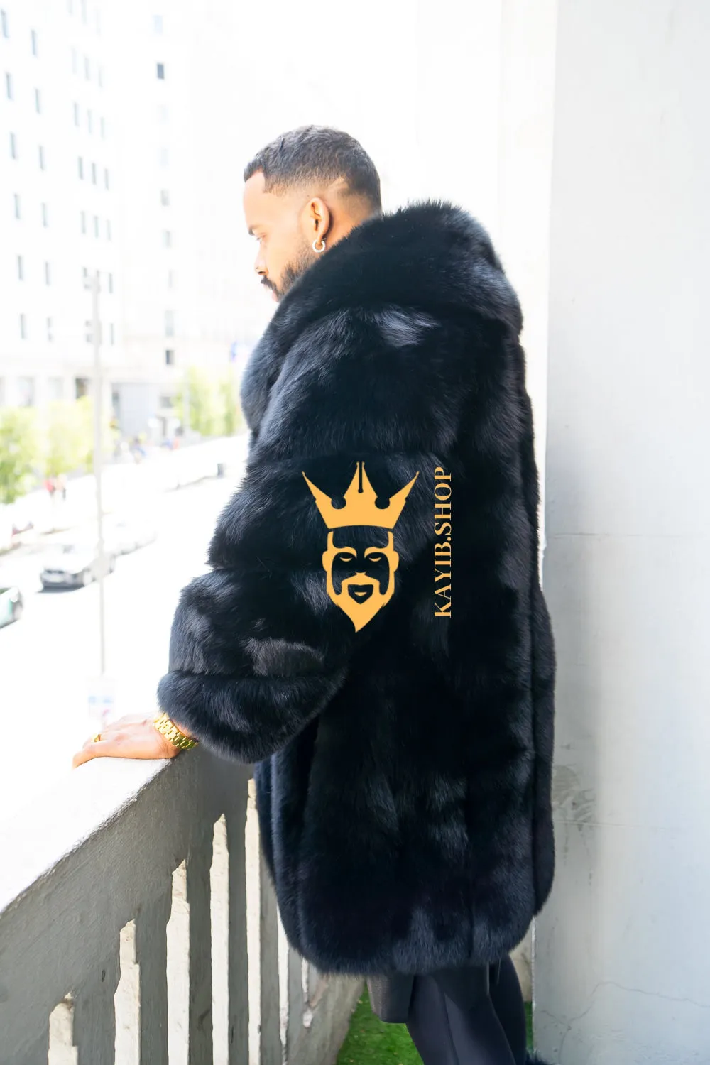 "Experience Opulence: Luxurious Fox Fur Coats for Men - Elevate Your Style and Warmth"