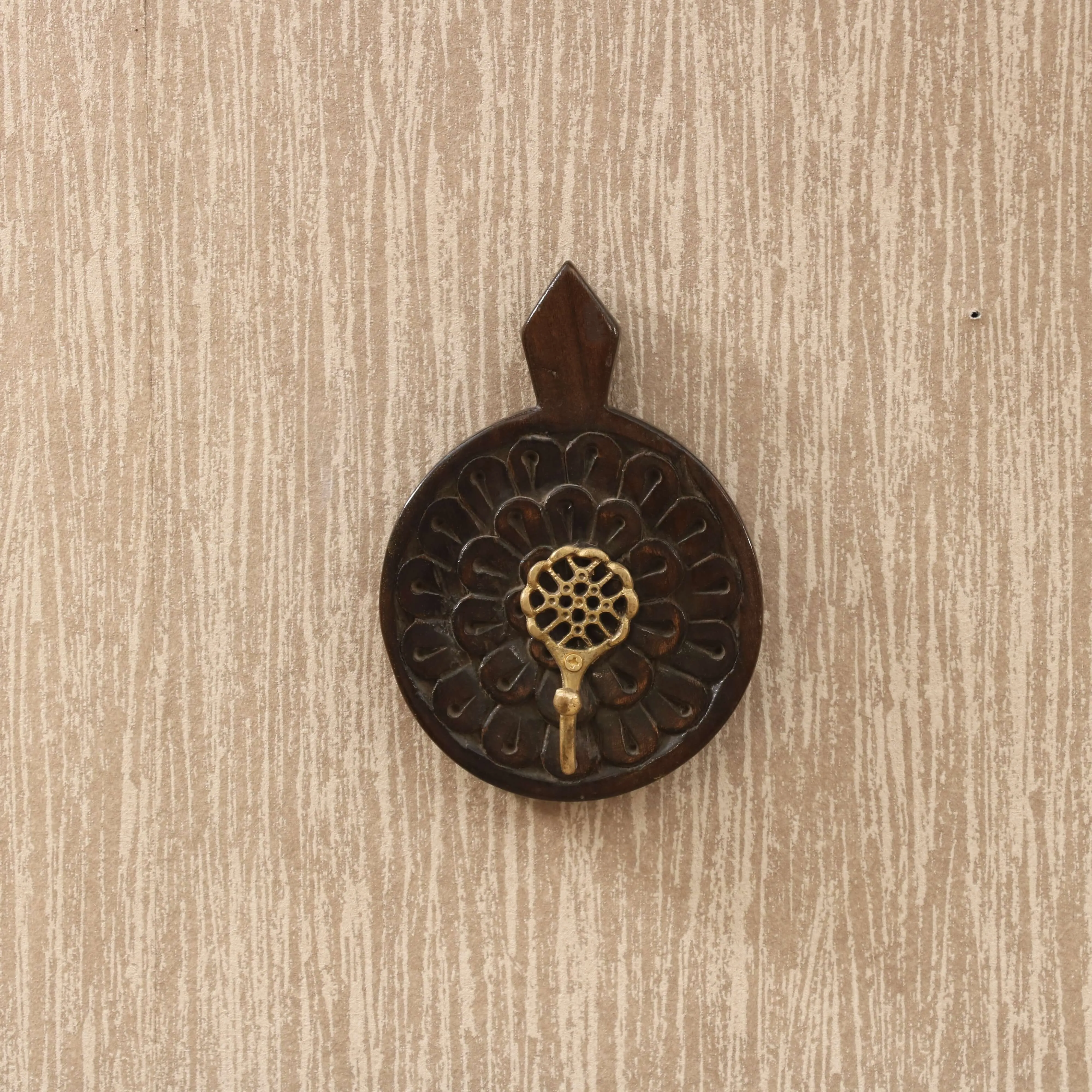 Wooden round wall hook