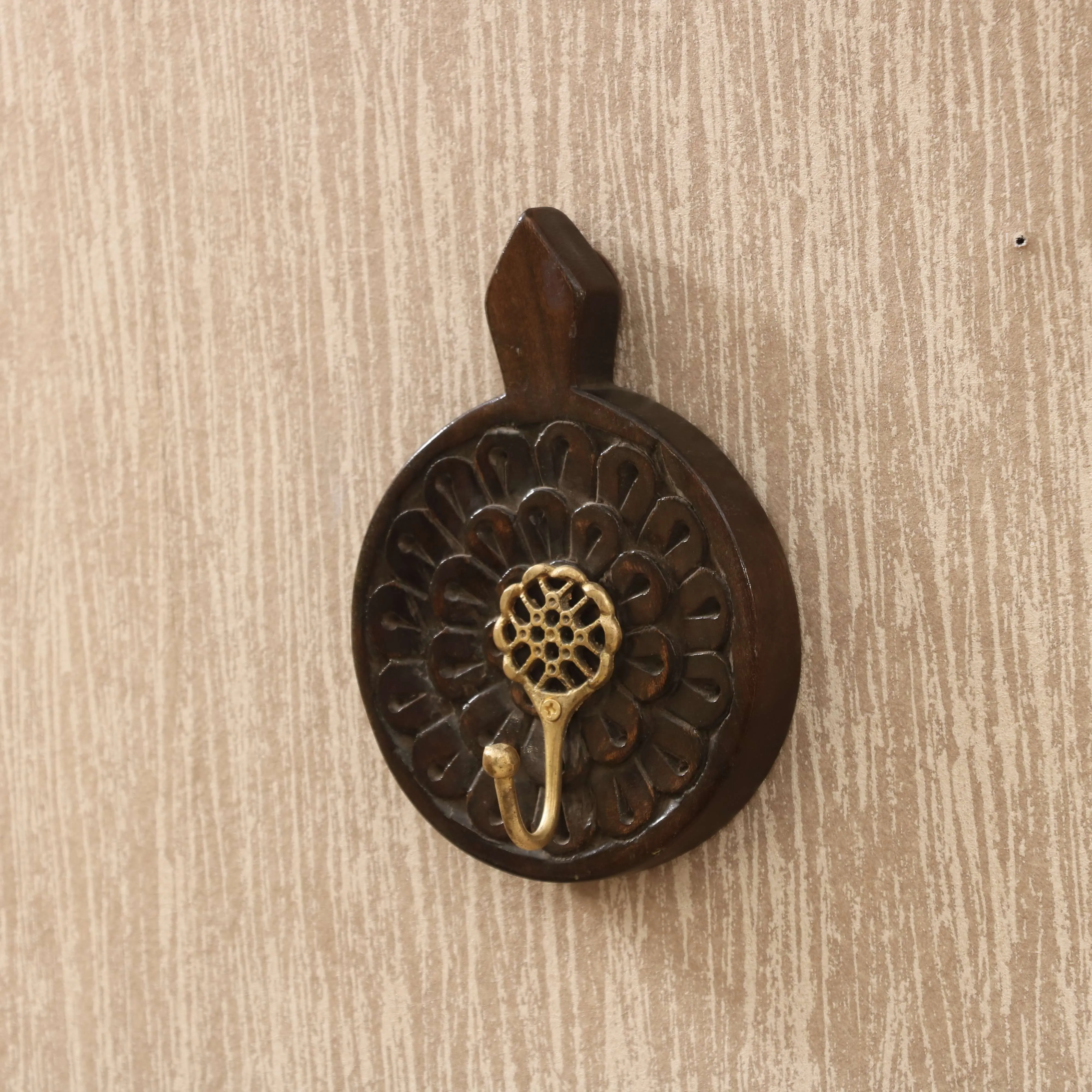 Wooden round wall hook